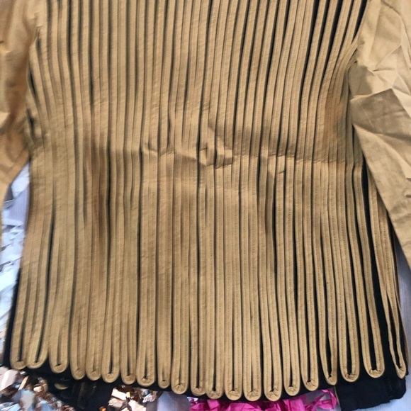 Button up - Picture 7 of 8